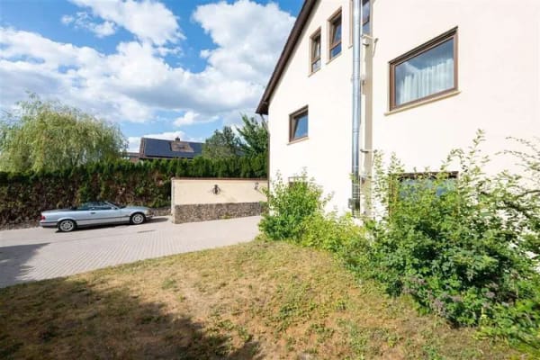 Immobilie in Warthausen - Ein Haus. Drei Wohnwelten. Vielfältige Möglichkeiten. - Bild 1