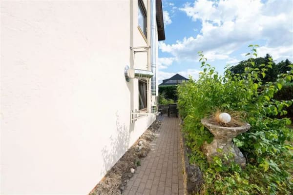 Immobilie in Warthausen - Ein Haus. Drei Wohnwelten. Vielfältige Möglichkeiten. - Bild 3