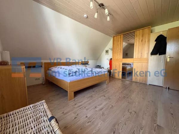 Immobilie in Polsingen - Vielseitiges Anwesen mit zwei Wohneinheiten, Scheune und großem Grundstück in Ursheim - Bild 4