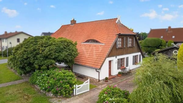 Immobilie in Am Salzhaff - Unikat am Salzhaff - Individuelles Landhaus mit hohem Wohlfühlfaktor auf großzügigem Grundstück - Bild 1