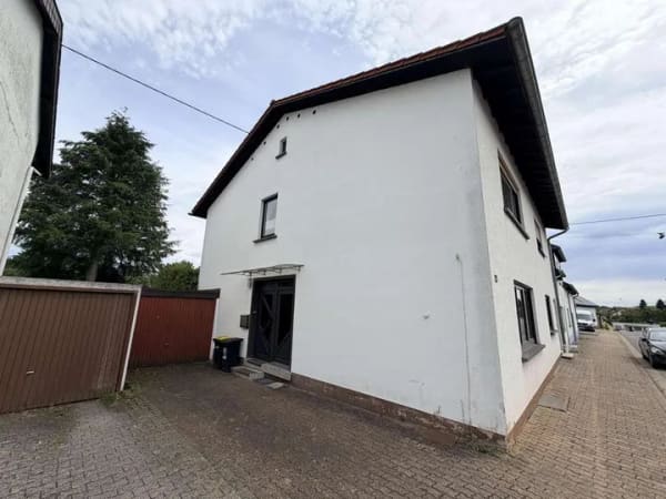 Immobilie in Wadern - Einfamilienhaus mit Einliegerwohnung in guter Wohnlage von Wadern - Bild 2