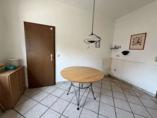 Immobilie in Selm - Freistehendes Wohnhaus mit Photovoltaikanlagen, Außenpool und Kamin auf großem Grundstück - Bild 2