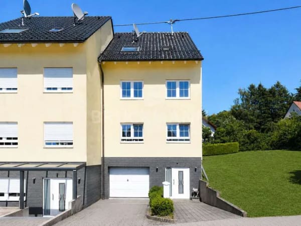 Immobilie in Carlsberg - Dort zuhause sein, wo andere Erholung suchen – gepflegt, modern & mitten im Grünen! - Bild 3