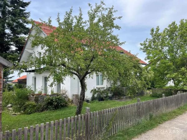 Immobilie in Sauerlach - Charmantes Einfamilienhaus auf sonnigem ca. 488 qm Grundstück in begehrter Lage von Sauerlach - Bild 0