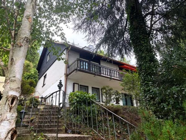 Immobilie in Wiehl - Großzügiges Mehrgenerationenhaus 
in zentrumsnaher Lage von Wiehl! - Bild 0