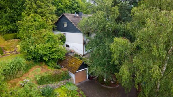 Immobilie in Wiehl - Großzügiges Mehrgenerationenhaus 
in zentrumsnaher Lage von Wiehl! - Bild 3