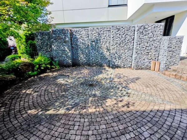 Immobilie in Mömbris - Vermietetes Einfamilienhaus mit Einliegerwohnung in begehrter Hanglage von Mömbris - Bild 1