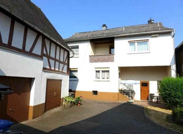 Immobilie in Ehringshausen - Vielseitig nutzbares Anwesen - ruhige Lage - ebener Garten! - Bild 0