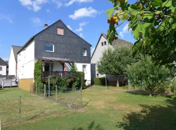 Immobilie in Ehringshausen - Vielseitig nutzbares Anwesen - ruhige Lage - ebener Garten! - Bild 3