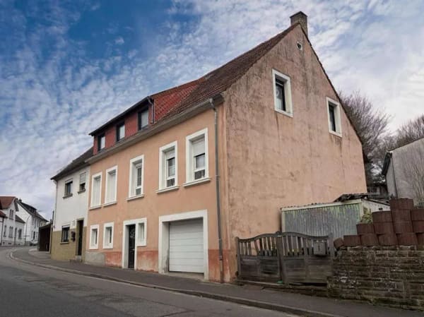 Immobilie in Kirkel - Einfamilienhaus mit Terrasse in Kirkel

 - Bild 0