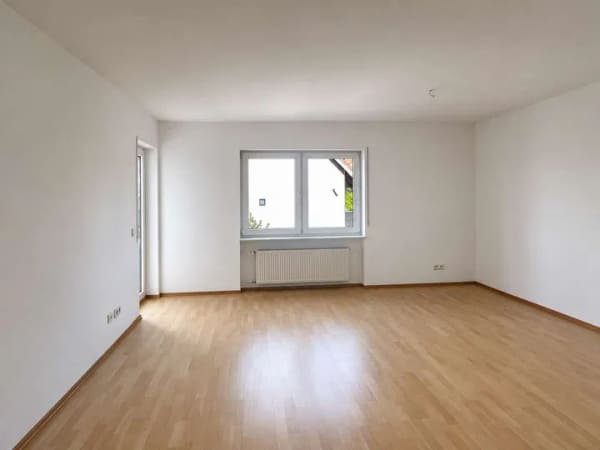 Immobilie in Erpolzheim - Großzügige 3-Zimmer-Eigentumswohnung mit Garten, Balkon, Keller, Garage & Stellplatz in Erpolzheim - Bild 0