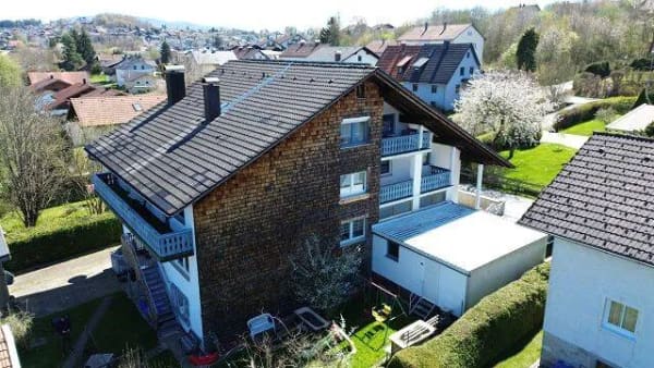 Immobilie in Zwiesel - Ca. 13,13 % Rendite: 3 Wohnungen, PV, Weitblick & ruhige Lage in Zwiesel - provisionsfrei für Käufer - Bild 3