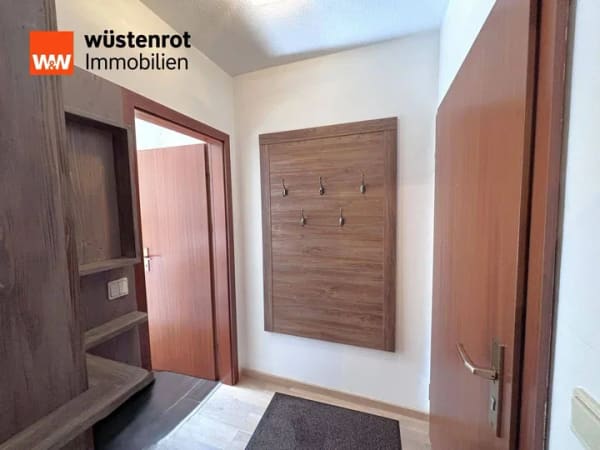 Immobilie in Hersbruck - TOP renovierte 1-Zimmer-DG-Wohnung, mit EBK, Aufzug und TG-Stellplatz in Citylage - Bild 4