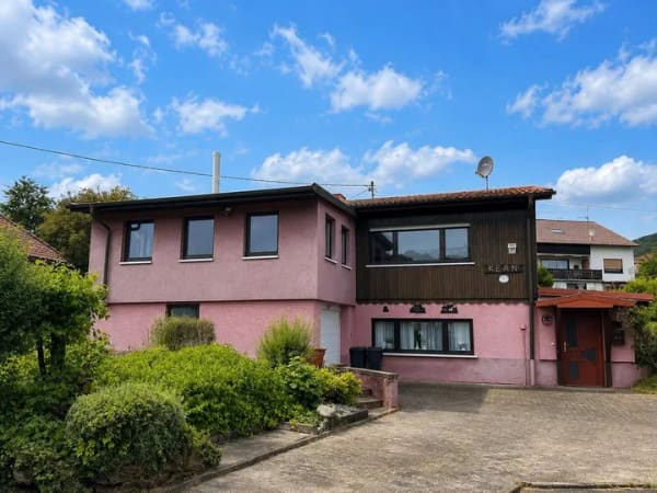 Immobilie in Thallichtenberg - Großzügiges Einfamilienhaus mit Einliegerwohnung in ruhiger Ortsrandlage und herrlichem Fernblick - Bild 1