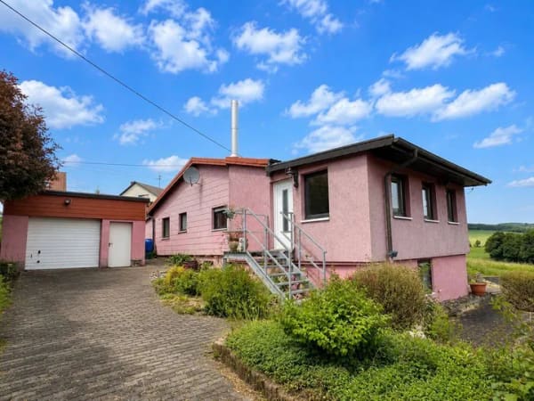 Immobilie in Thallichtenberg - Großzügiges Einfamilienhaus mit Einliegerwohnung in ruhiger Ortsrandlage und herrlichem Fernblick - Bild 2