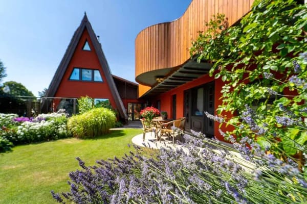 Immobilie in Elmenhorst/Lichtenhagen - Besonderes Wohnerlebnis nahe der Ostsee – Exklusives Anwesen mit Charme, Gartenidylle und zwei FeWos - Bild 3