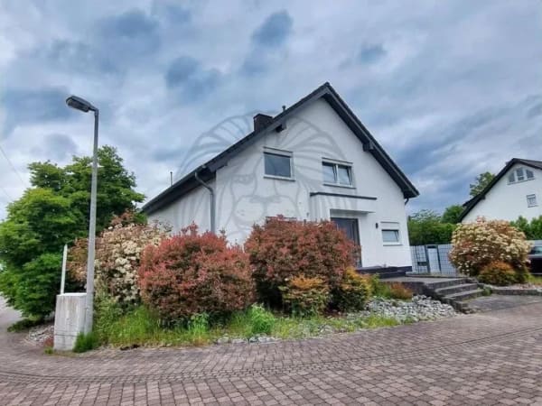 Immobilie in Caan - Gemeinde Caan: Neuwertiges Einfamilienhaus für die große Familie mit Garten in ruhiger Wohnlage - Bild 0