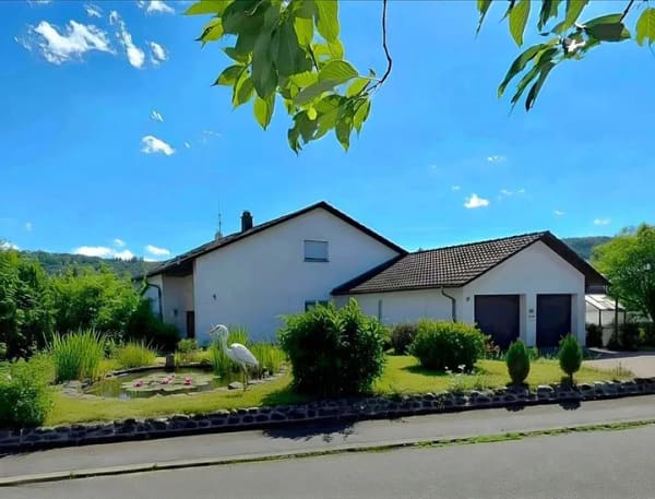 Immobilie in Binau - 190 m² flexibler Wohntraum in begehrter Lage: Großzügiges Zweifamilienhaus mit Garten und Südbalkon - Bild 0