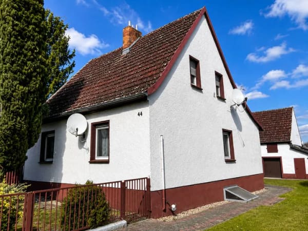 Immobilie in Brieskow-Finkenheerd - Einfamilienhaus in Wiesenau: Veranda, Keller, 2 Garagen - Bild 0