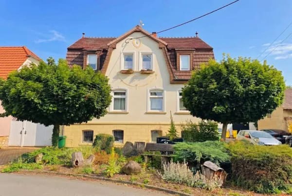 Immobilie in Salzatal - Salzatal OT Bennstedt: Großes Einfamilienhaus mit schöner Schaufassade, Saunabereich - Bild 0