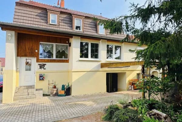 Immobilie in Salzatal - Salzatal OT Bennstedt: Großes Einfamilienhaus mit schöner Schaufassade, Saunabereich - Bild 2
