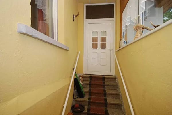 Immobilie in Salzatal - Salzatal OT Bennstedt: Großes Einfamilienhaus mit schöner Schaufassade, Saunabereich - Bild 4