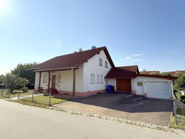 Immobilie in Niederalteich - Fast 1.500 m² Grund! Gepflegtes EFH in Niederalteich! - Bild 0
