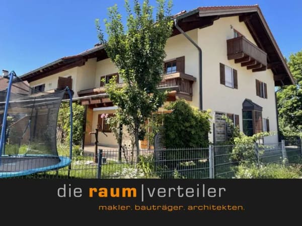 Immobilie in Stephanskirchen - DHH Stephanskirchen: 194 m², 6 Zimmer, Südgarten, Vollkeller, große Doppelgarage – Nähe Simssee - Bild 0
