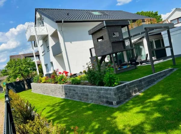 Immobilie in Spenge - 3-Familienhaus als 3 Eigentumswohnungen – Traumgarten & Top-Ausstattung – provisionsfrei - Bild 0