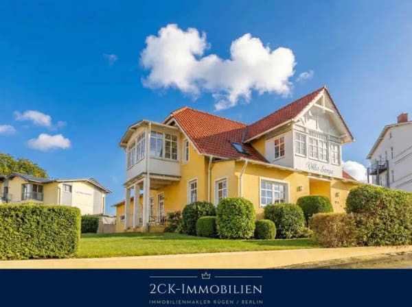 Immobilie in Göhren - Stilvolle Ostsee-Villa in Göhren: 4 möblierte Ferienwohnungen nahe Nord- & Südstrand mit Meerblick! - Bild 0