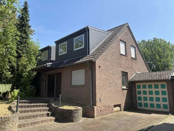 Immobilie in Erkelenz - freistehendes Ein-/Zwei-Familienhaus mit Garage und sonnigem Südgrundstück - Bild 0