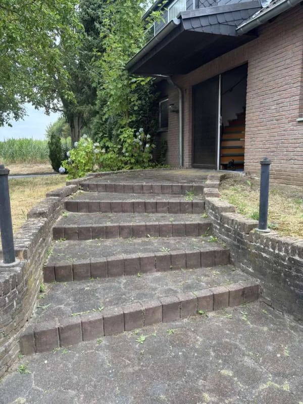 Immobilie in Erkelenz - freistehendes Ein-/Zwei-Familienhaus mit Garage und sonnigem Südgrundstück - Bild 1