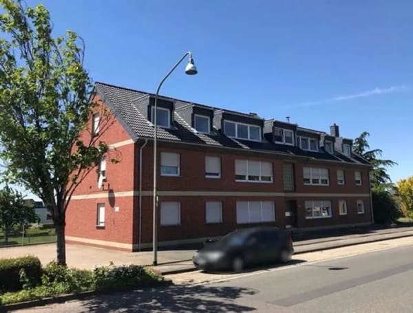 Immobilie in Wassenberg - Charmante 3,5-Zimmer-Dachgeschosswohnung mit Potenzial in gepflegtem Mehrfamilienhaus in Wassenberg - Bild 0