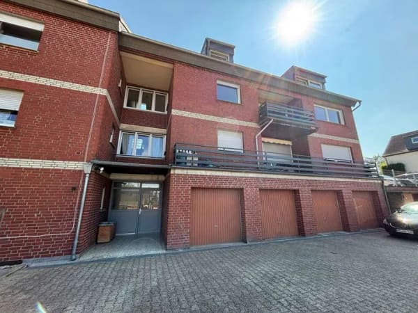 Immobilie in Wassenberg - Charmante 3,5-Zimmer-Dachgeschosswohnung mit Potenzial in gepflegtem Mehrfamilienhaus in Wassenberg - Bild 2