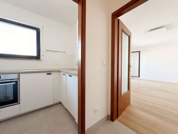 Immobilie in Tamm - Modernisierte 1,5-Zimmer-Penthouse-Wohnung mit traumhafter Dachterrasse und Duplex-Stellplatz - Bild 4