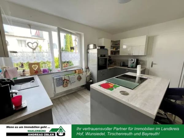 Immobilie in Naila - Natur genießen - Einfamilienhaus mit Balkon, Freisitz und Fernblick - Bild 2