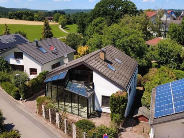 Immobilie in Weil im Schönbuch - Viel Platz für Ihre Wohnideen – Einfamilienhaus mit Einliegerwohnung in Weil im Schönbuch - Bild 0