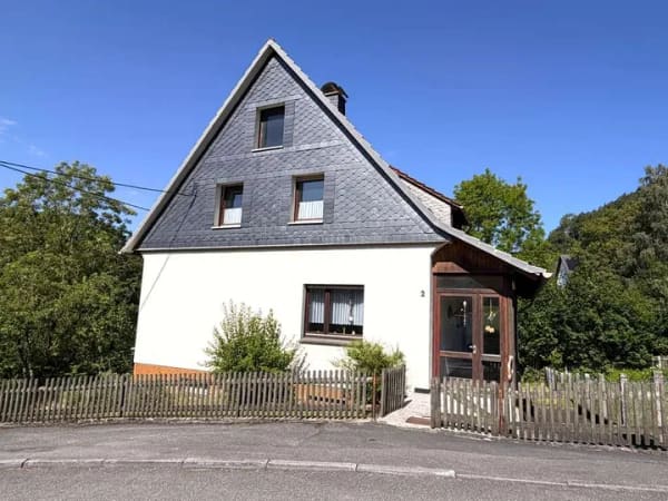 Immobilie in Marsberg - ***Schönes Einfamilienhaus mit Potenzial in Marsberg-Beringhausen*** - Bild 1