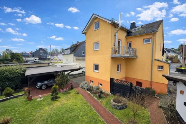 Immobilie in Taunusstein - Solides 2 Familienhaus ohne Sanierunsgstau in Taunusstein-Wehen - Bild 1