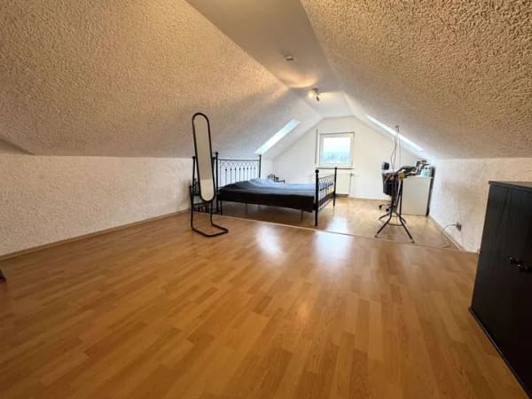Immobilie in Taunusstein - Solides 2 Familienhaus ohne Sanierunsgstau in Taunusstein-Wehen - Bild 2