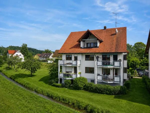 Immobilie in Mühlhausen-Ehingen - Ruhige Ortsrandlage - Charmante 2 Zi-Wohnung mit großem Hobbyraum - Bild 1