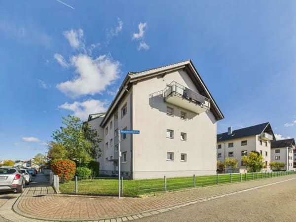 Immobilie in Rheinstetten - Sofort einziehen: Großzügige 3-Zimmer-Wohnung mit 2 Balkonen & Stellplatz in Rheinstetten - Bild 1