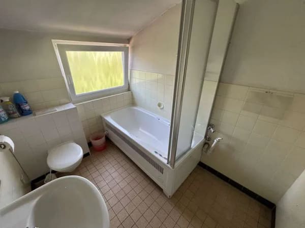 Immobilie in Lonsee -  3-Zimmer-Dachgeschosswohnung mit Gestaltungspotenzial und Außenstellplatz - Bild 4
