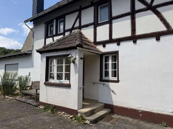 Immobilie in Schalkenbach - Fachwerkhaus mit Garage und Garten in Schalkenbach - Bild 1