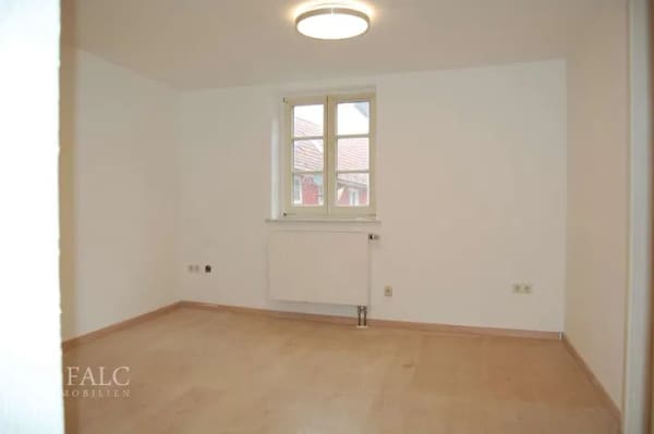 Immobilie in Bad Wildungen - +++Kulturdenkmalgeschütztes Wohn- und Geschäftshaus im Herzen der Altstadt von Bad Wildungen+++ - Bild 1