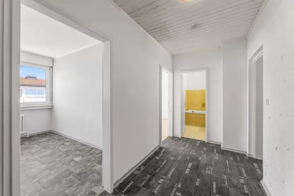 Immobilie in Garching bei München - Sofort bezugsfrei: 2-Zimmer-Wohnung in ruhiger Wohnlage mit Potenzial - Bild 2