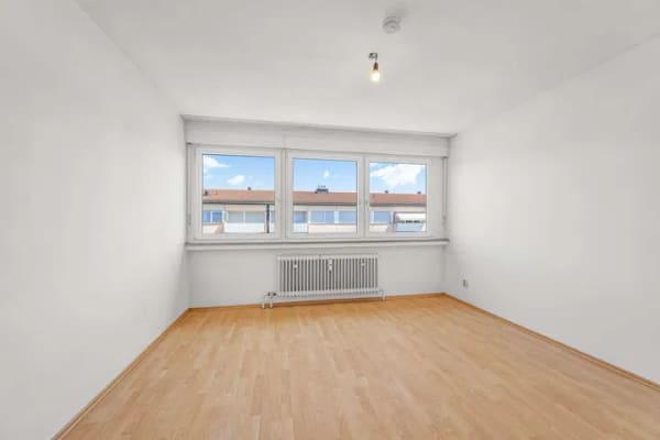 Immobilie in Garching bei München - Sofort bezugsfrei: 2-Zimmer-Wohnung in ruhiger Wohnlage mit Potenzial - Bild 3
