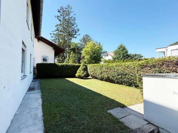 Immobilie in Gräfelfing - Flexibel nutzbares Ein- bis Zwei-Familien-Haus mit Garten in Gräfelfing / Lochham - Bild 2