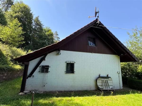 Immobilie in Burgwald - Ehemaliges Jagdhaus in Bottendorf plus Doppel-Garage u. Abstell-Hütte. - Bild 2