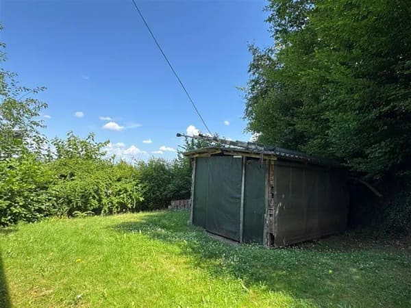 Immobilie in Burgwald - Ehemaliges Jagdhaus in Bottendorf plus Doppel-Garage u. Abstell-Hütte. - Bild 4